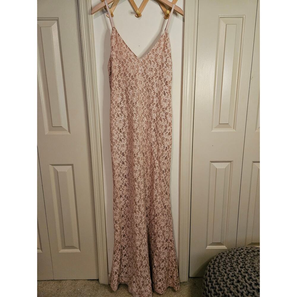Alice + Olivia Formal Gown, Size Large. New With Tags, Rose Quartz Color